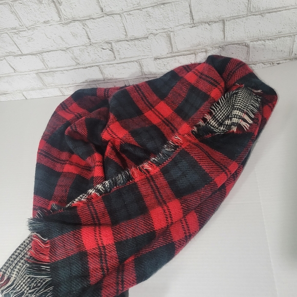 Nordstrom plaid print blanket scarf - Picture 7 of 16